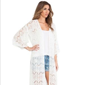 MinkPink Dance with me Kimono in white